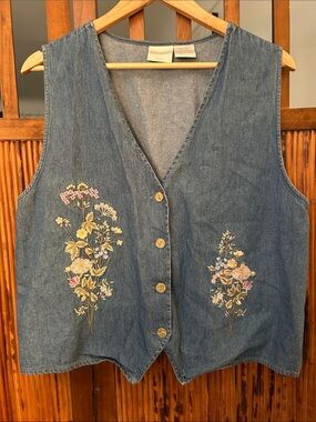 Embroidered Denim Button-Front Vest - Blue Floral